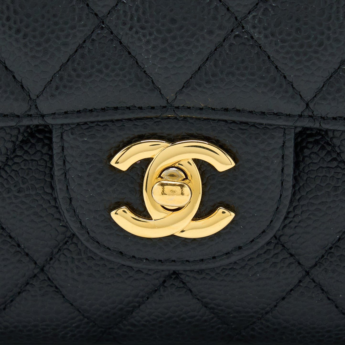 Chanel Medium Classic Double Flap Caviar Black GHW