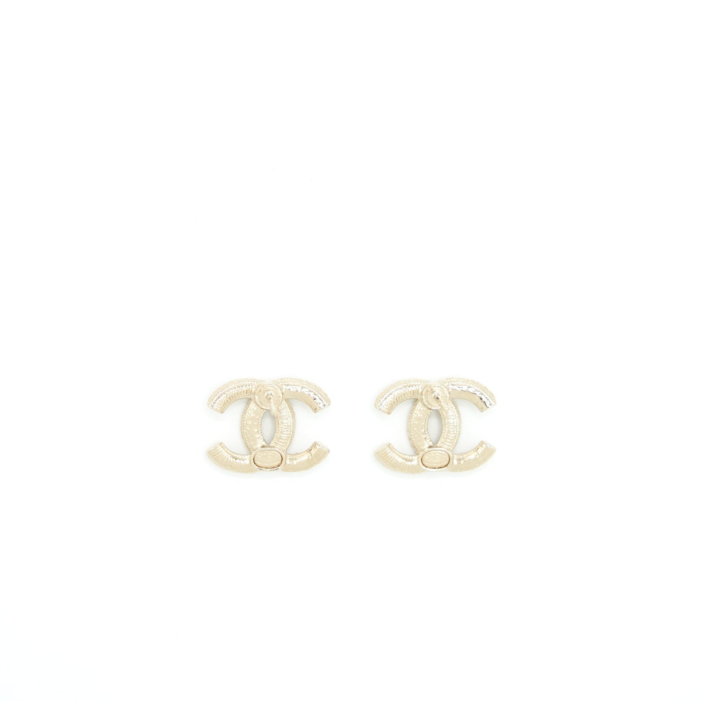 Chanel CC logo with mini pearl earrings LGHW