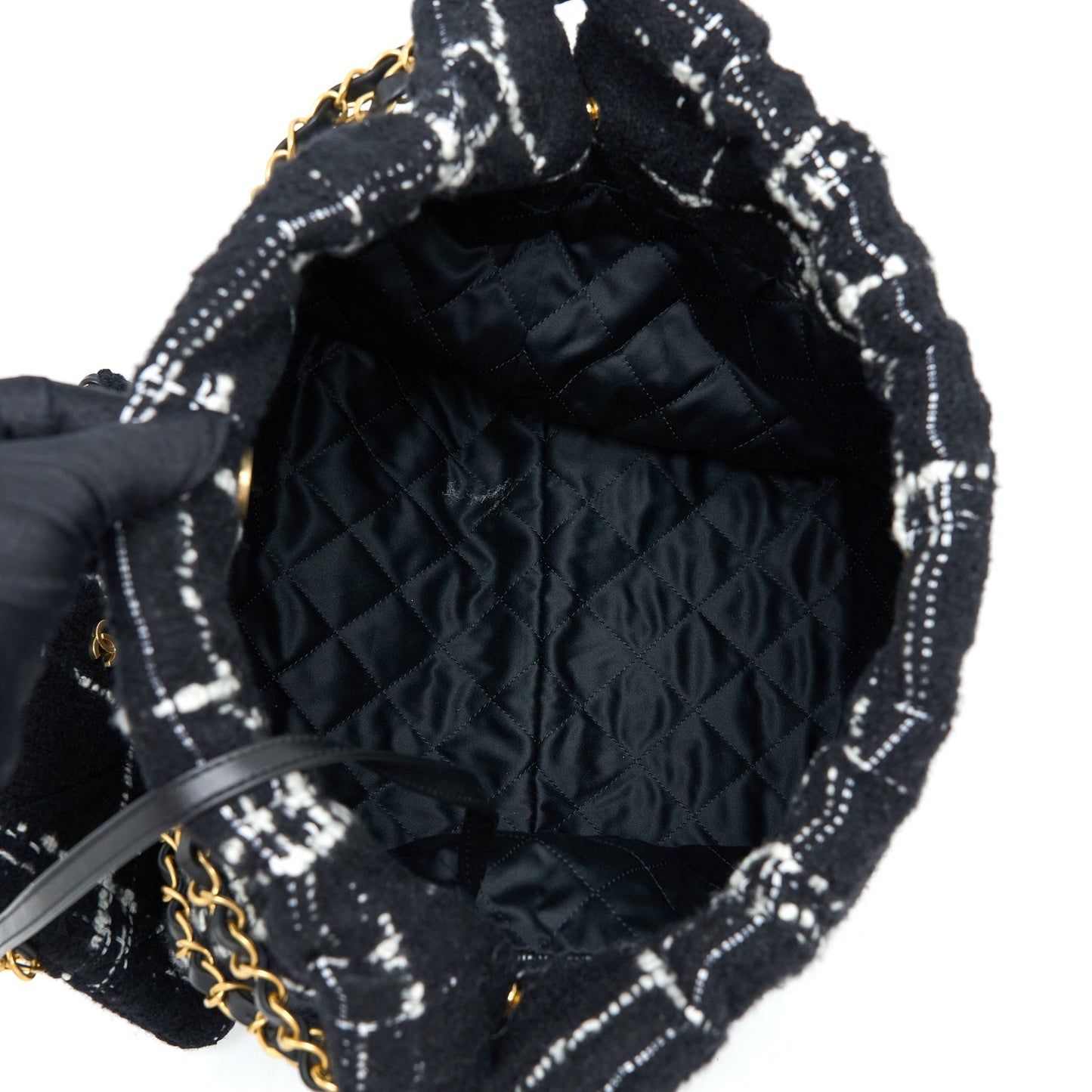 Chanel Medium 22 Bag Tweed Multicolour GHW(Microchip)