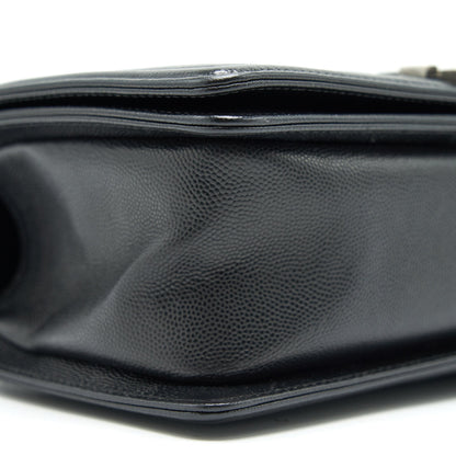 Chanel Medium boy Chanel Bag Caviar Black ruthenium hardware