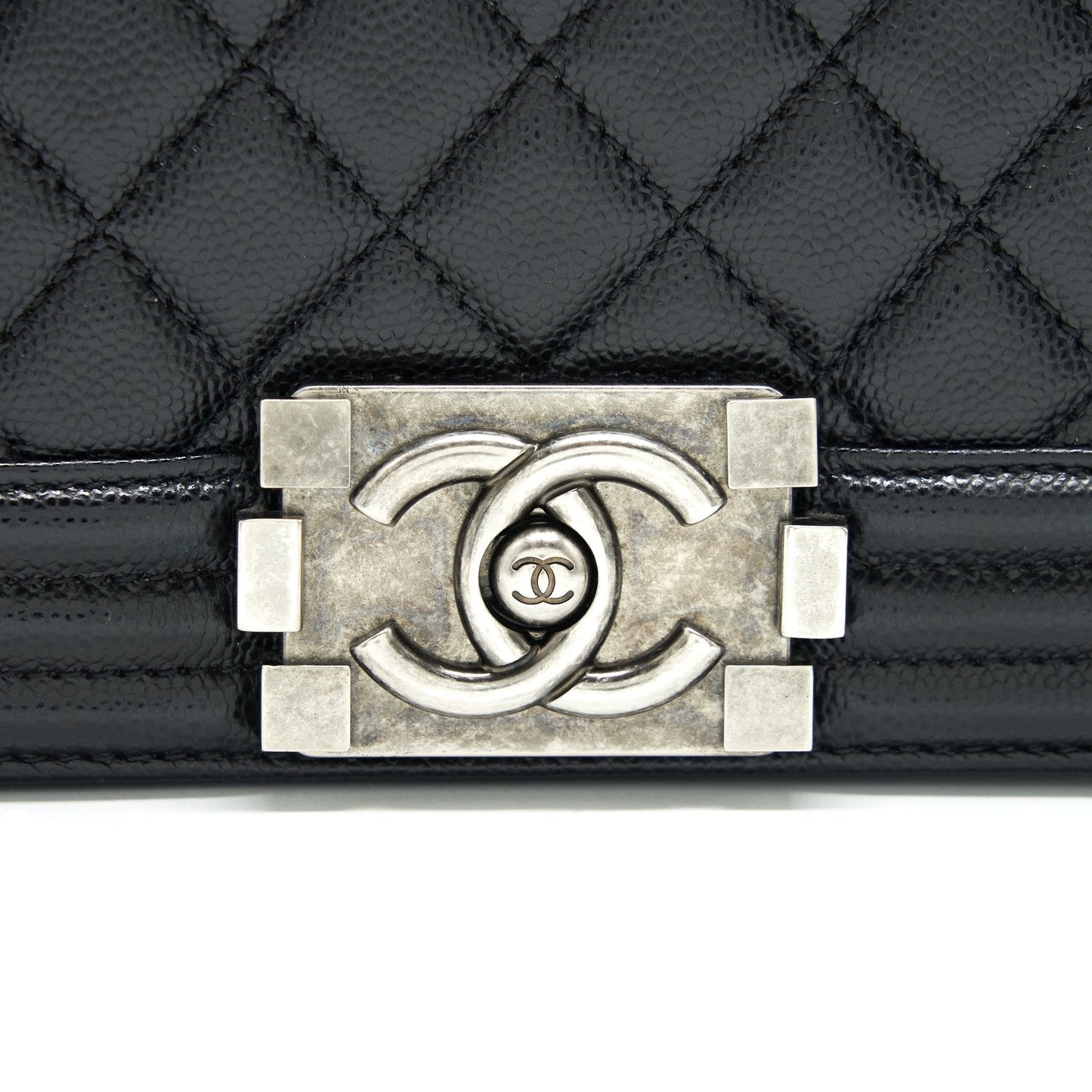 Chanel Medium boy Chanel Bag Caviar Black ruthenium hardware