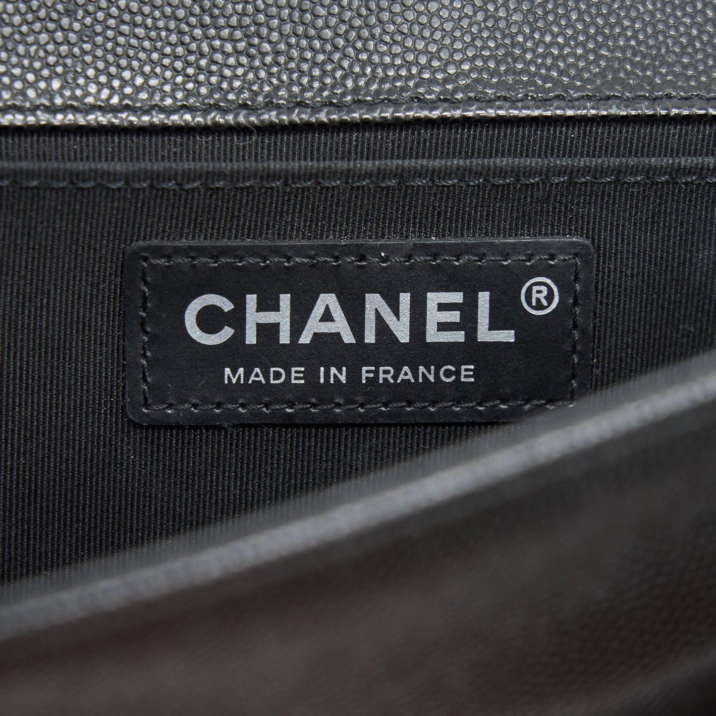 CHANEL MEDIUM BOY CHANEL HANDBAG CAVIAR BLACK SHW