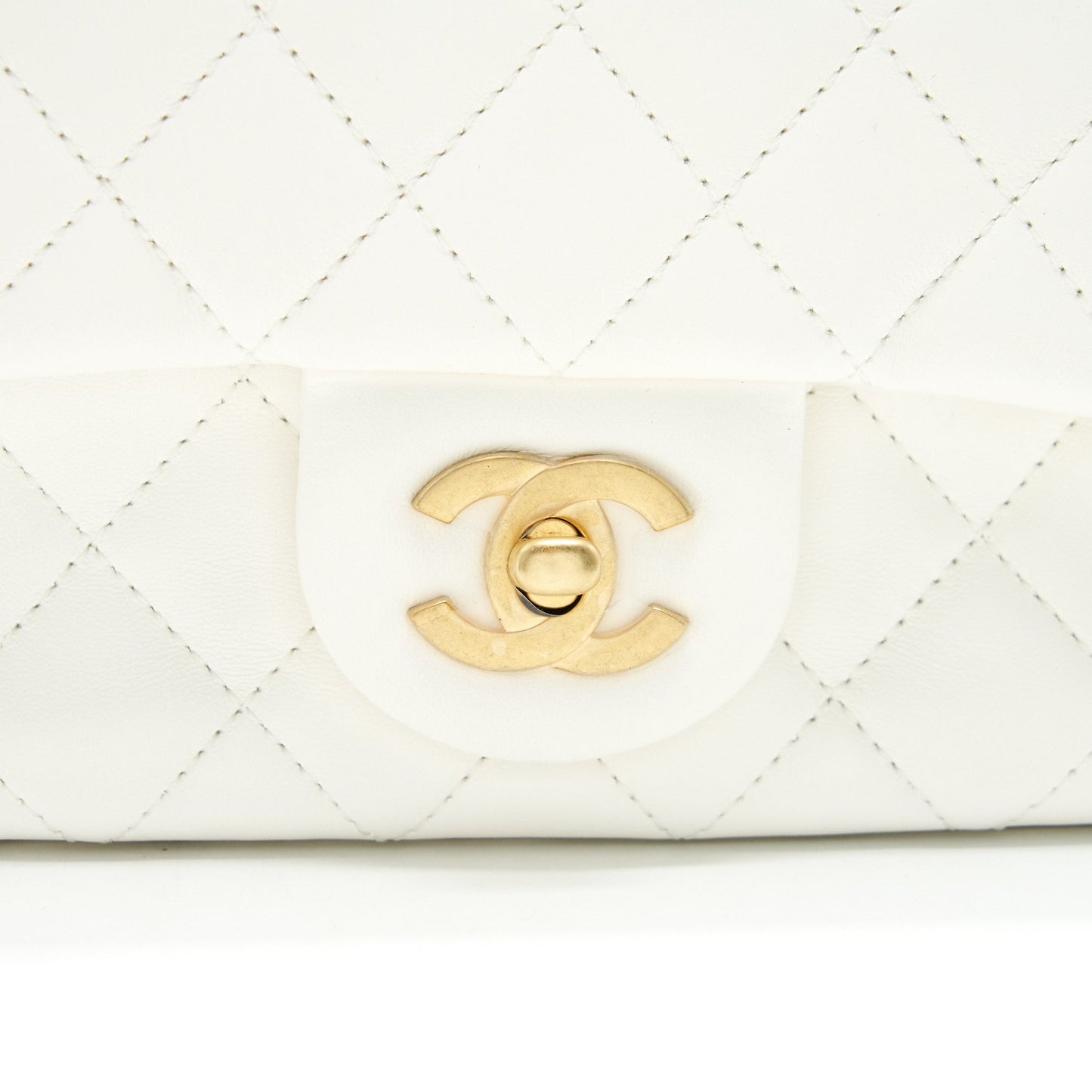 Chanel 21B Pearl Crush Square mini flap Bag Lambskin White GHW