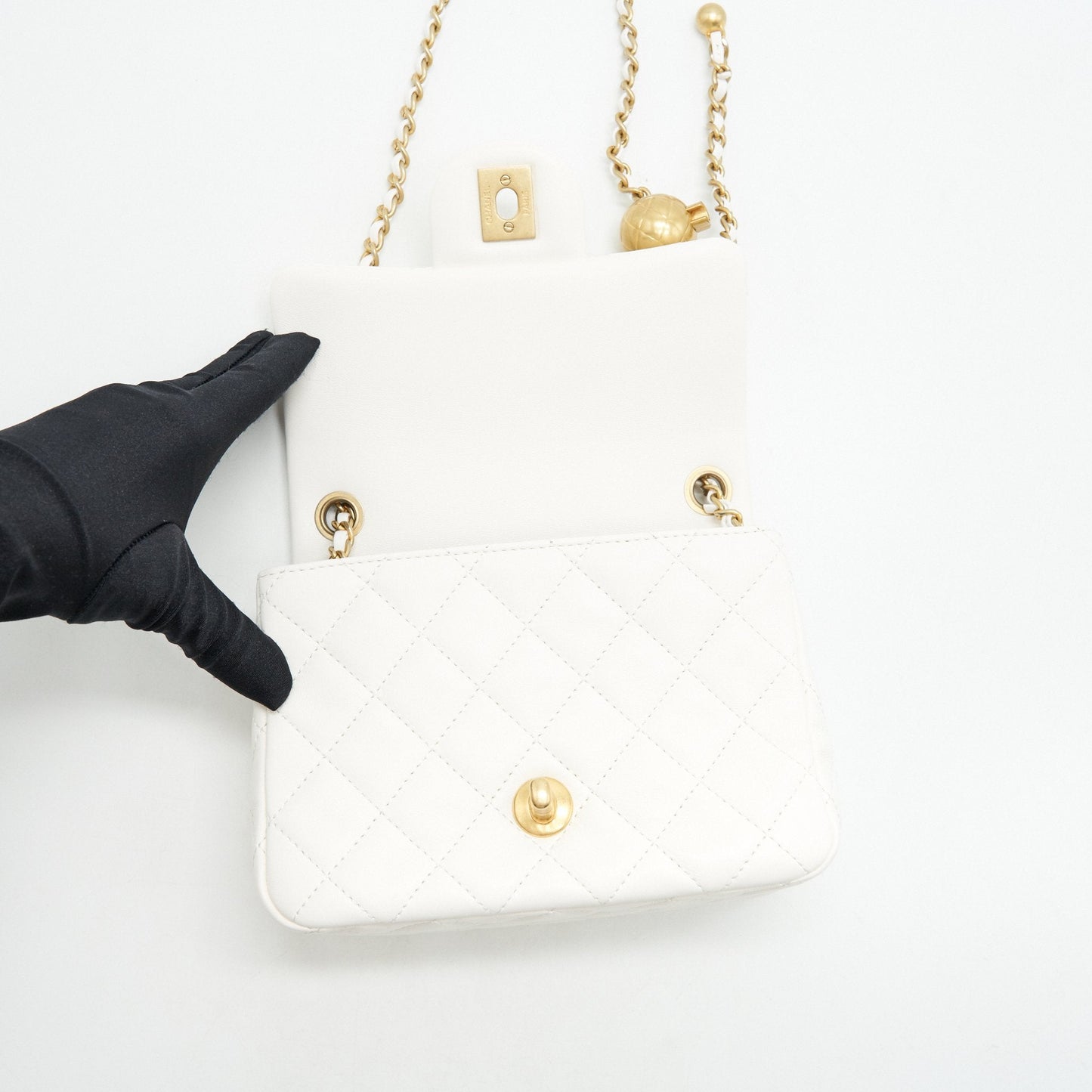Chanel 21B pearl crush Mini Square flap Bag White GHW