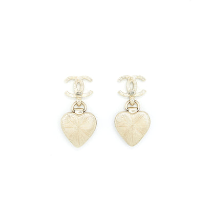 Chanel CC Logo And Heart Earrings Red And Light Gold Tone