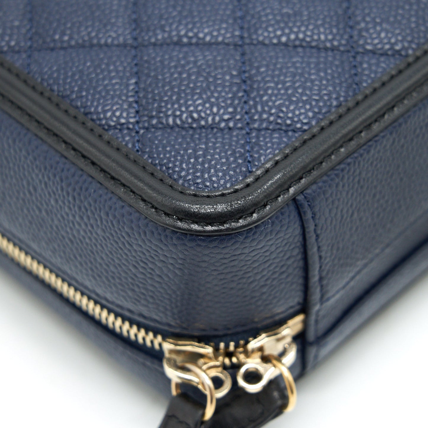 CHANEL VANITY CASE IN SMALL NAVY