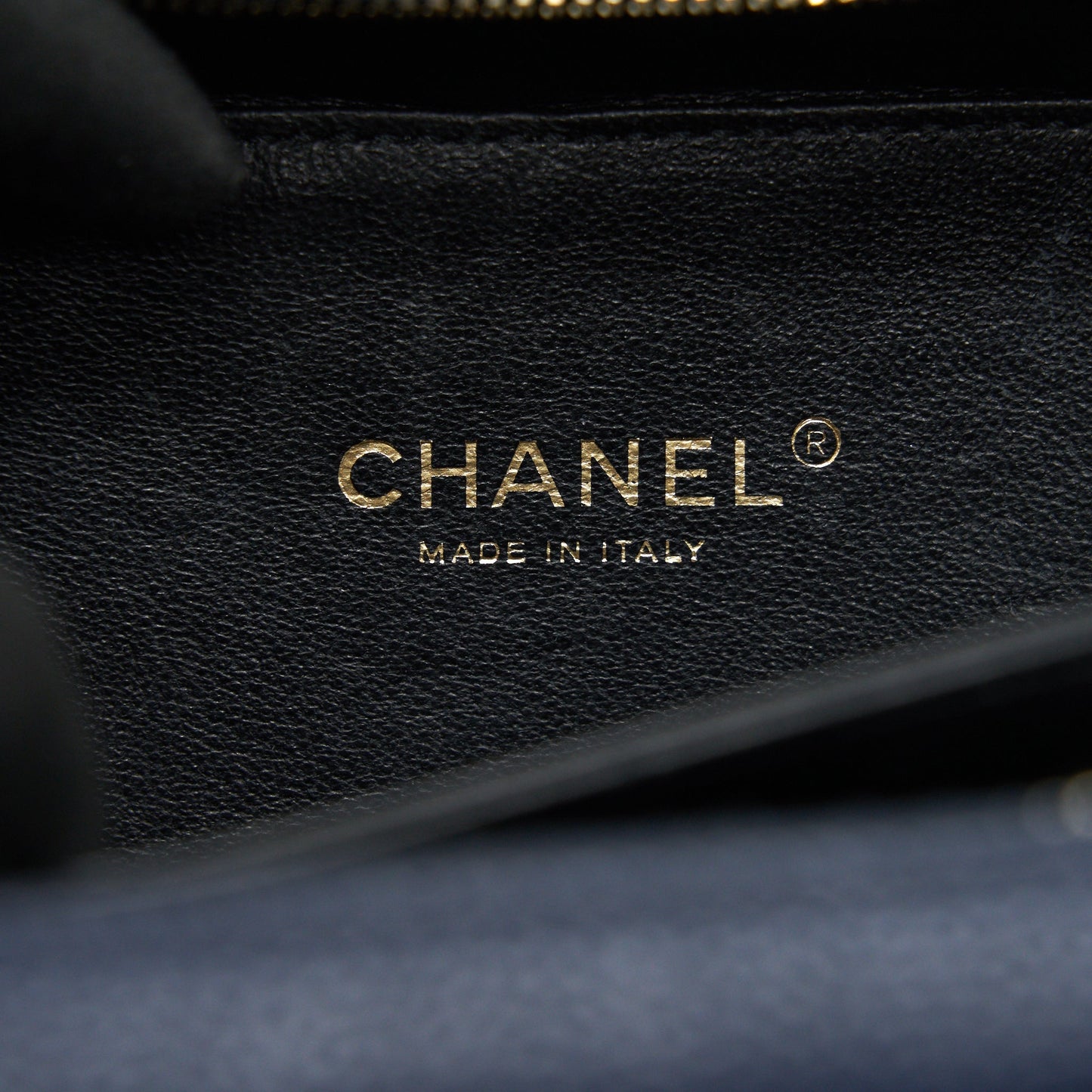 CHANEL VANITY CASE IN SMALL NAVY