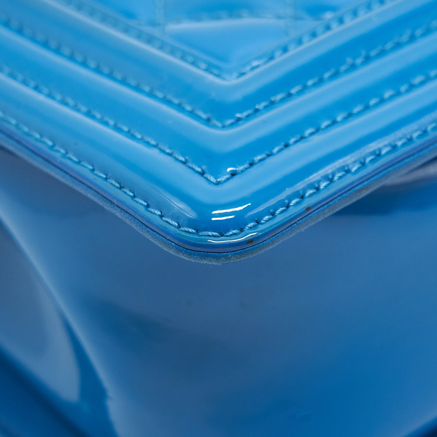 CHANEL SMALL LE BOY BAG IN PATENT LEATHER BLUE SHW