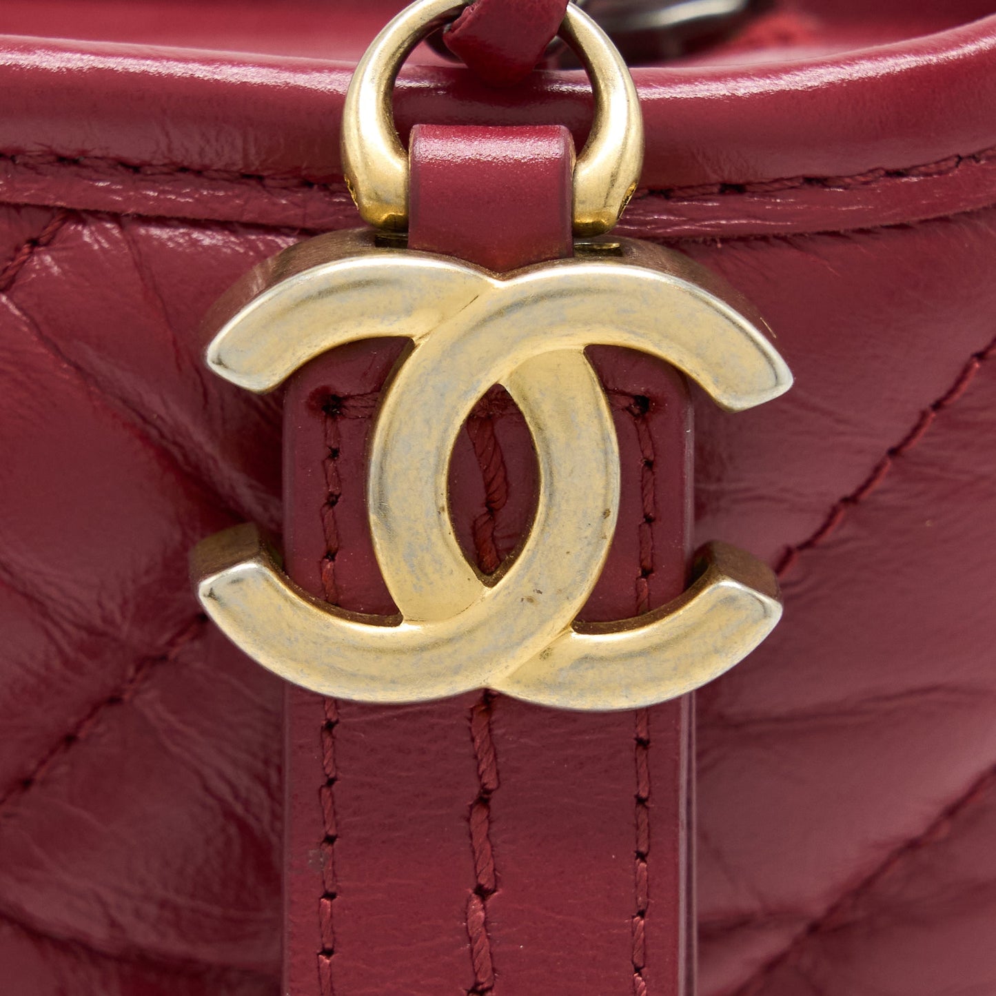 Chanel Small Gabrielle Hobo Bag Chevron Calfskin Red Multicolour Hardware
