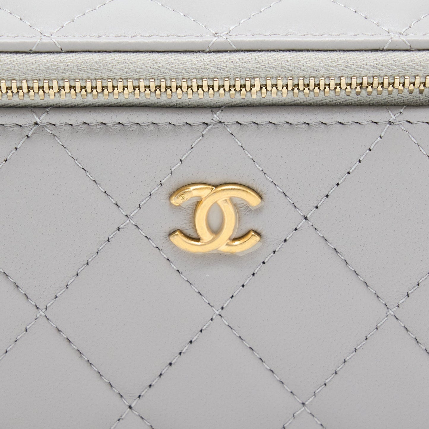 Chanel 22B Pearl Crush Long Vanity With Chain Lambskin Grey GHW