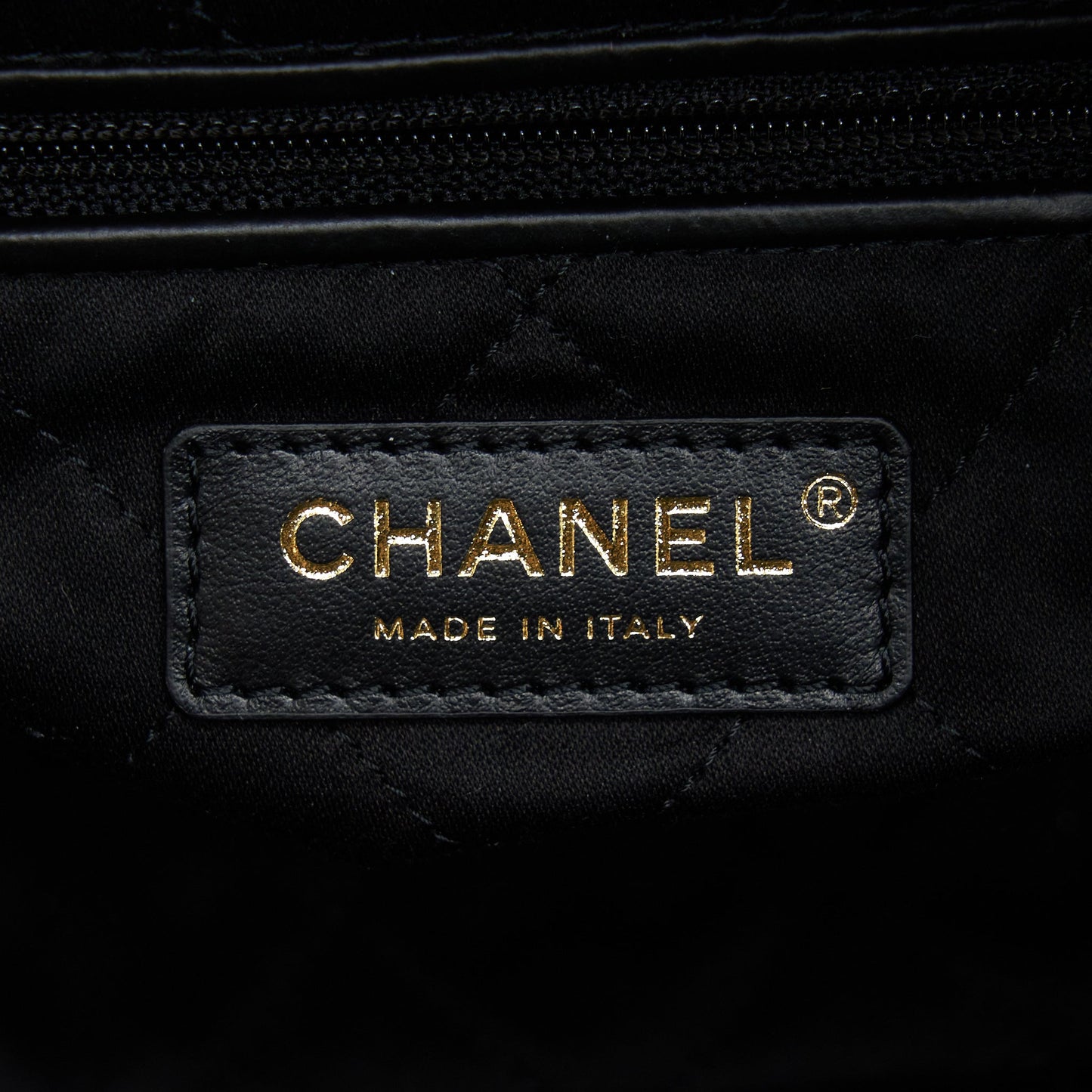 Chanel 22 Bag Medium Shiny Calfskin Black GHW (Microchip)