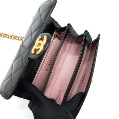 Chanel Seasonal Paris Cosmopolite Strait Lined Flap Bag Calfskin / Lambskin Black GHW