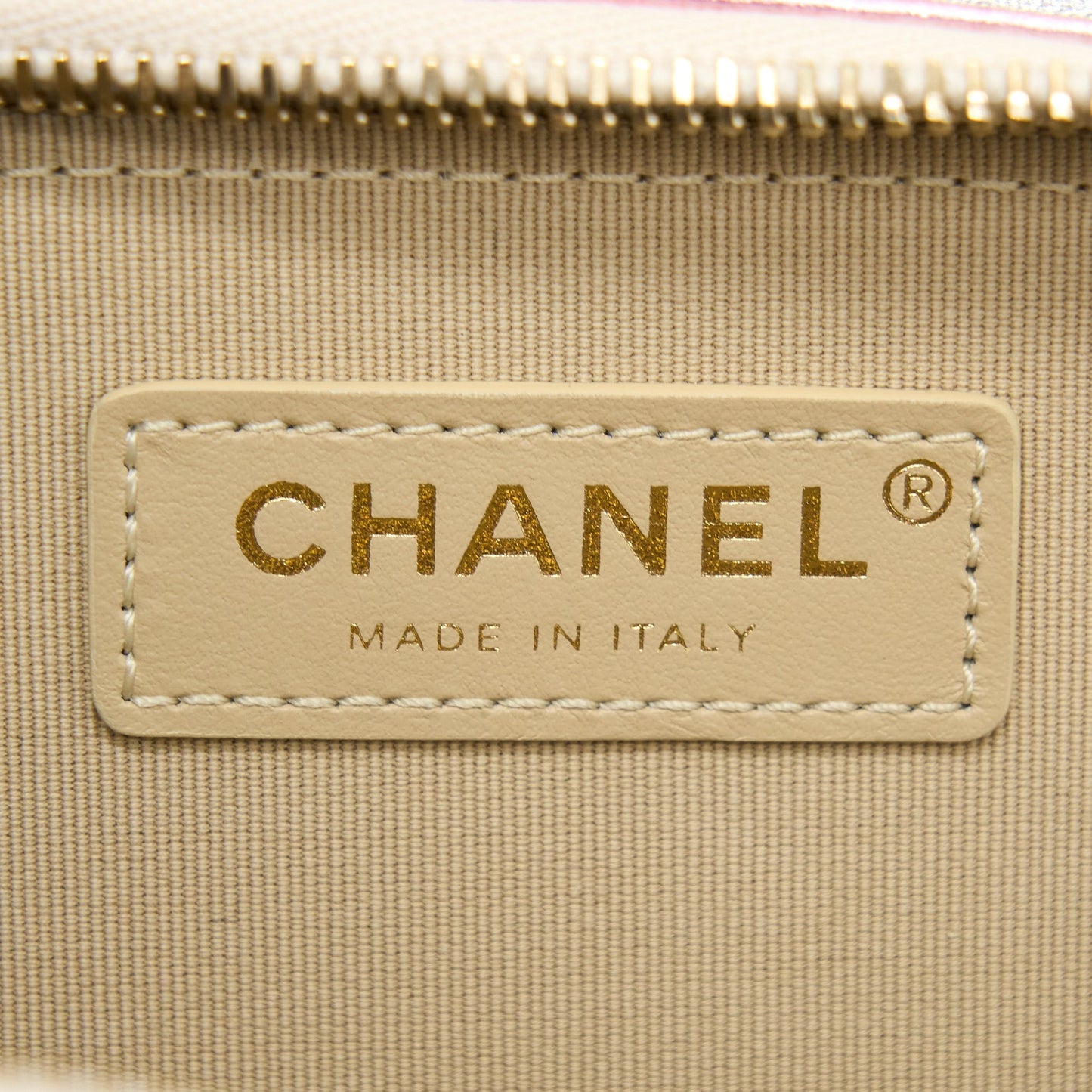Chanel 21P Crossbody Flap Bag Lambskin Iridescent Pink LGHW(Microchip)