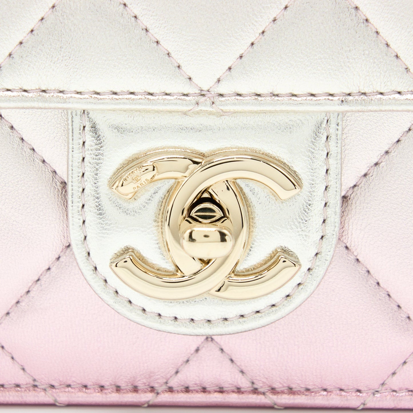 Chanel 21P Crossbody Flap Bag Lambskin Iridescent Pink LGHW(Microchip)
