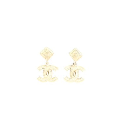 Chanel CC Logo With Flower Black And White Drop Earrings GHW