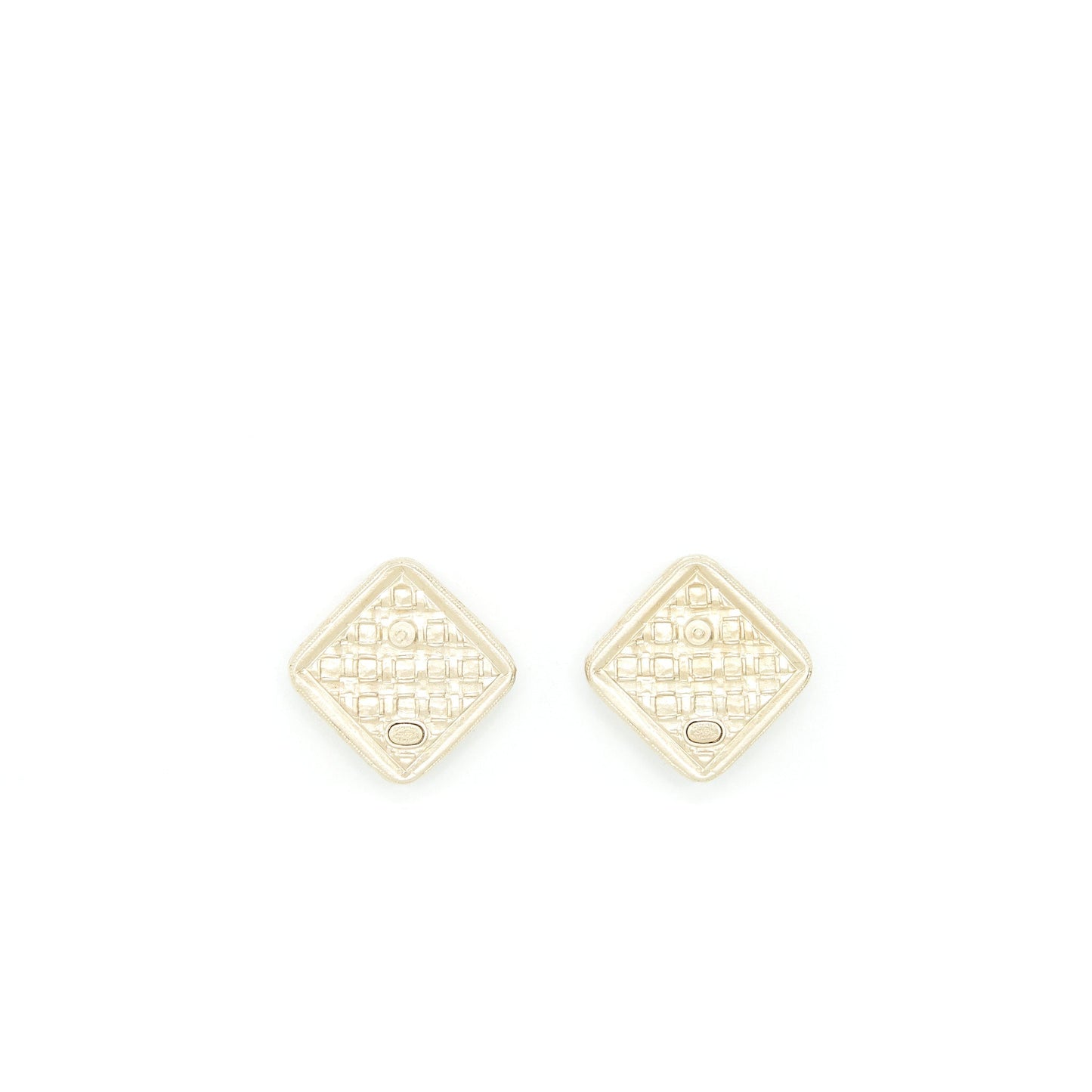 Chanel 22S Quilted CC Logo Earring Light Gold Tone