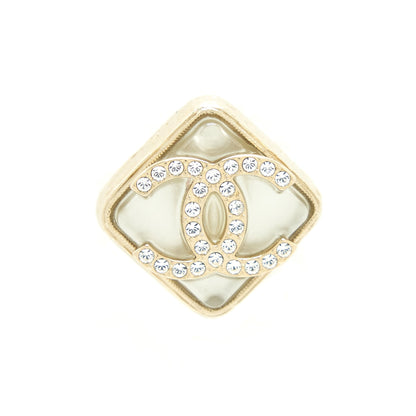 Chanel 22S Quilted CC Logo Earring Light Gold Tone