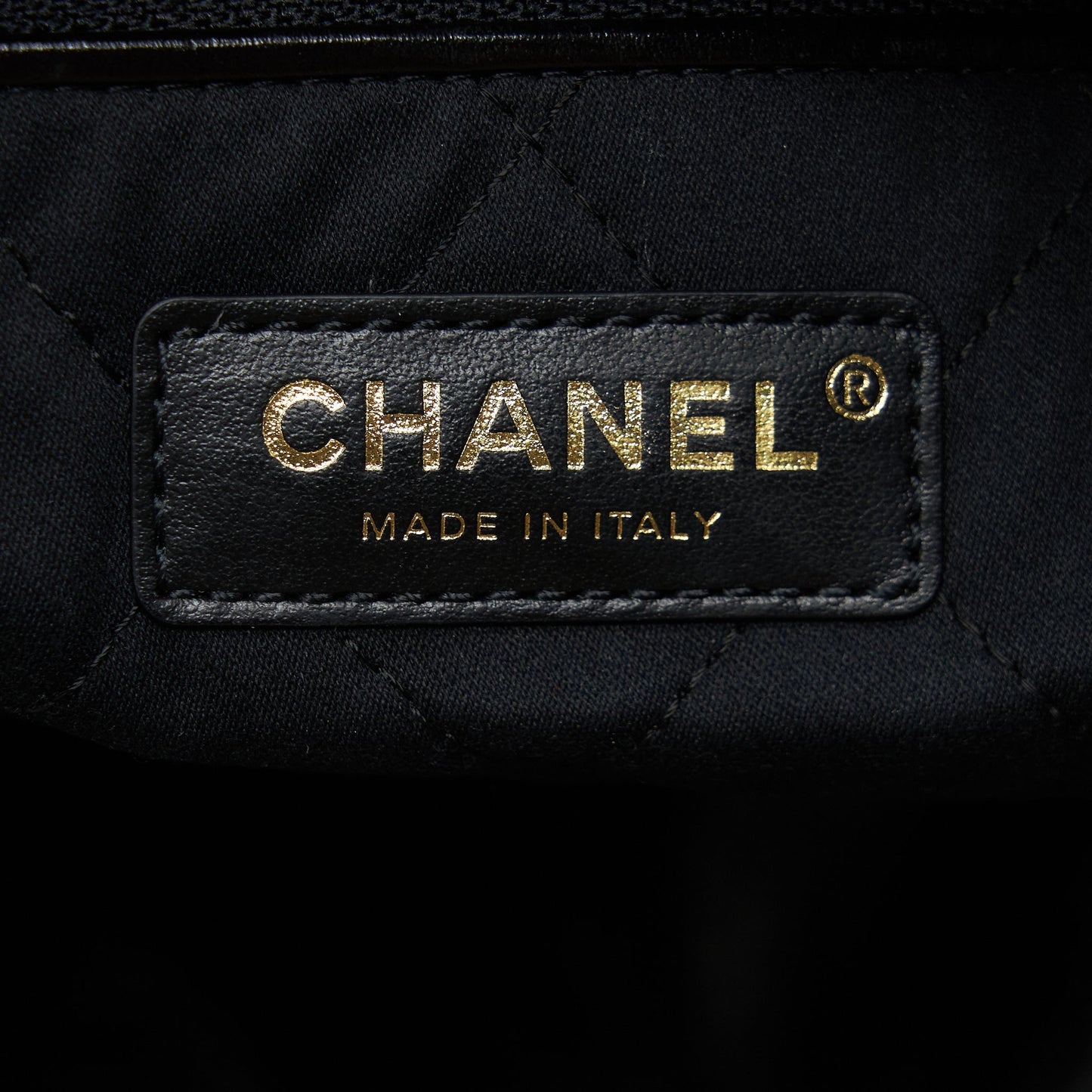 Chanel 22 Bag Shiny Calfskin Black GHW