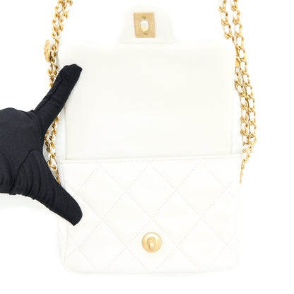 Chanel 22A Small Flap Bag Caviar White With GHW (Microchip)