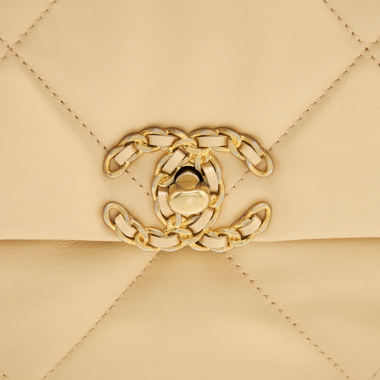Chanel Medium 19 Bag Goatskin Beige With Gold/Silver Hardware