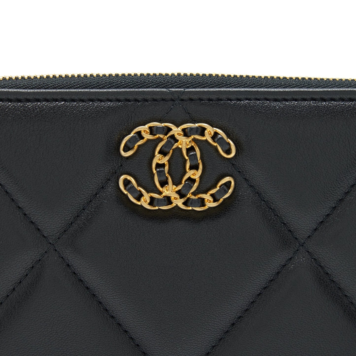 Chanel 19 Pouch Lambskin Black GHW