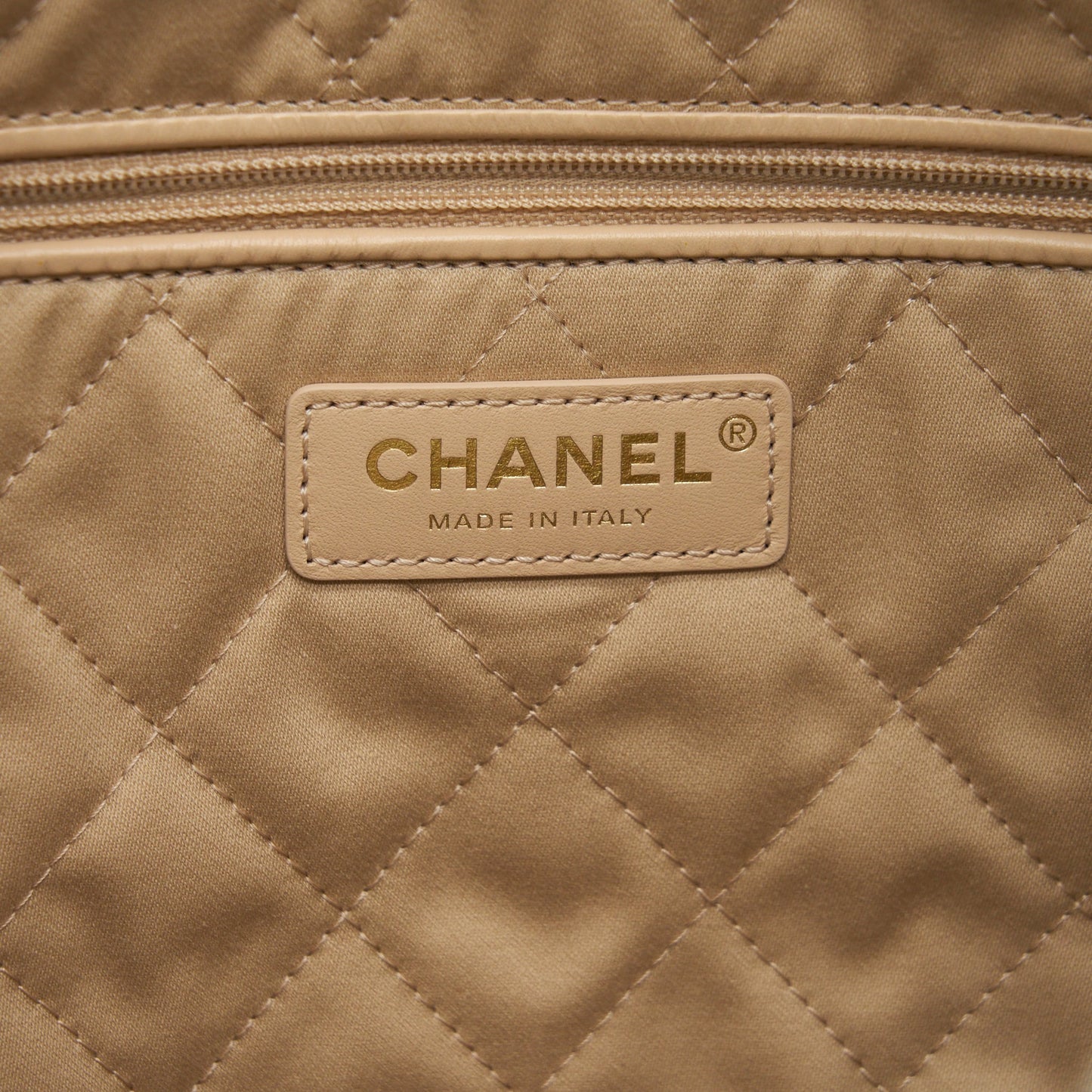 Chanel Medium 22 Bag Shiny Calfskin White GHW (Microchip)