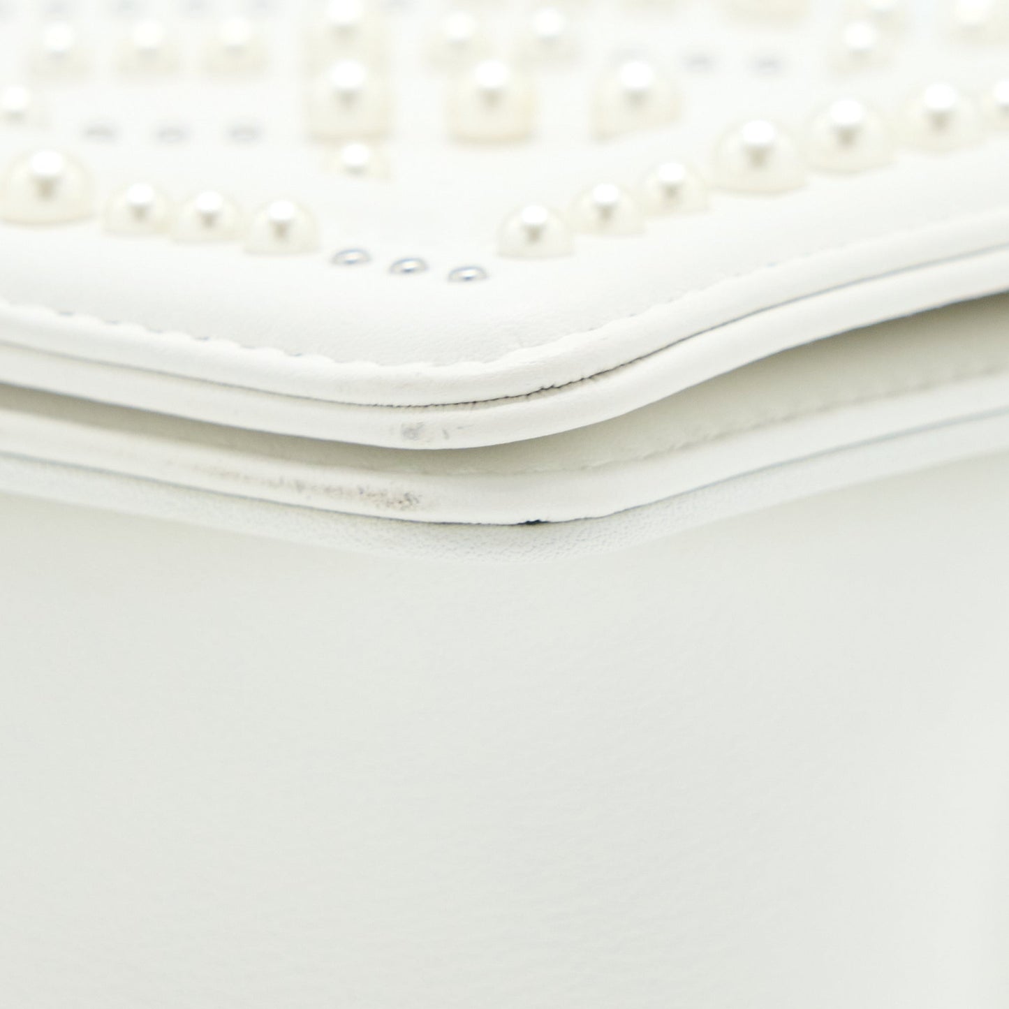 Chanel Medium Boy Bag Chevron Limited Lambskin With Pearl White SHW