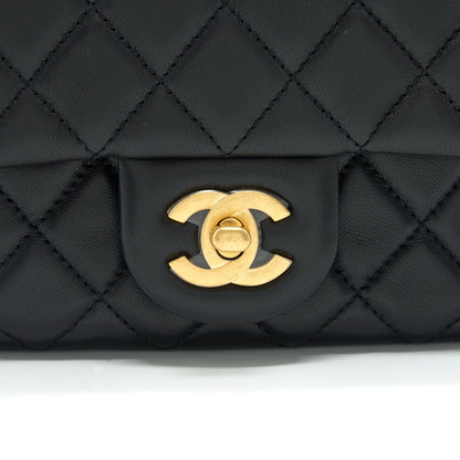 Chanel 21B pearl crush Square mini flap Bag black GHW (new version with microchip)