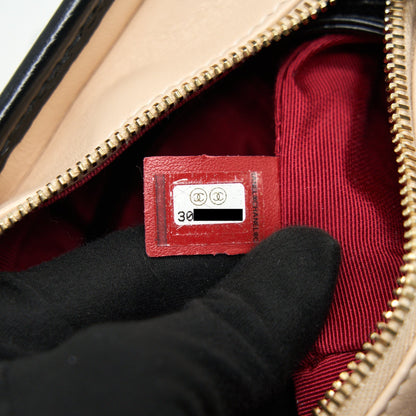 CHANEL SMALL GABRIELLE HOBO BAG IN BEIGE/BLACK
