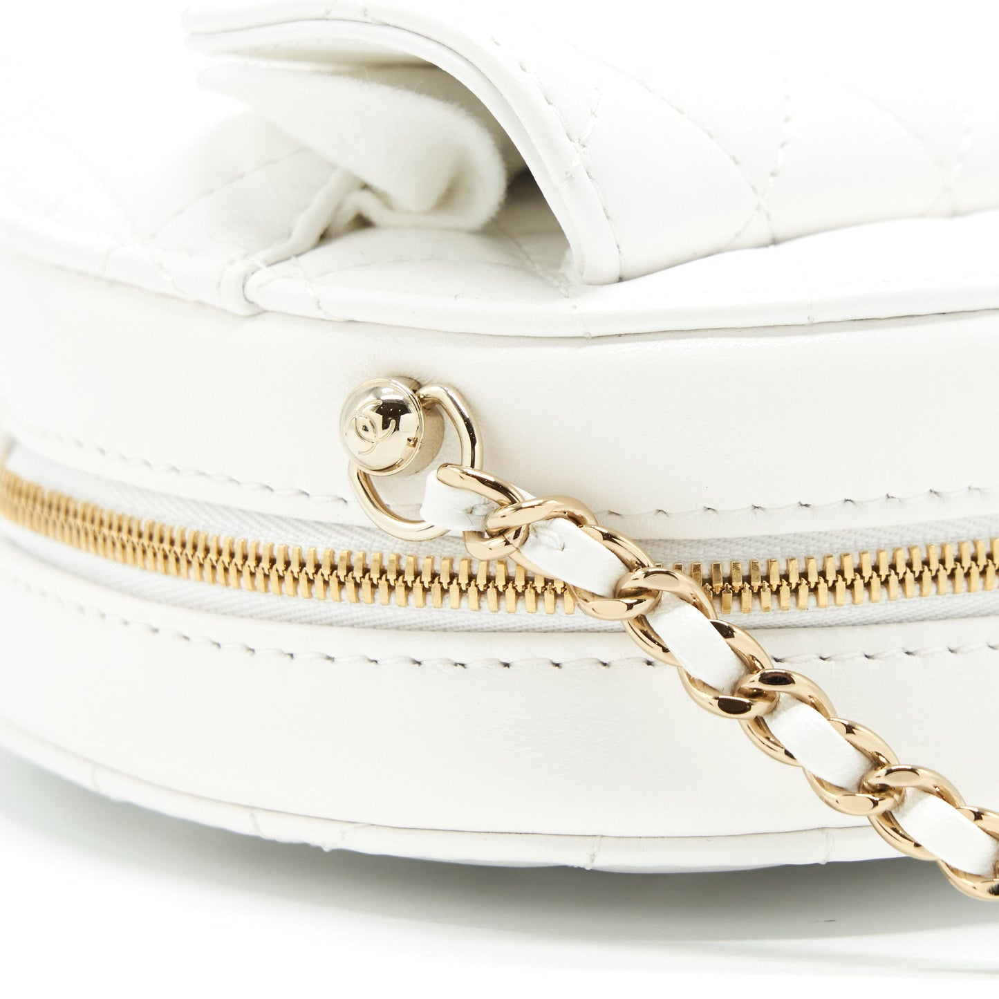 Chanel 22S Heart Bag Lambskin White LGHW (Microchip)