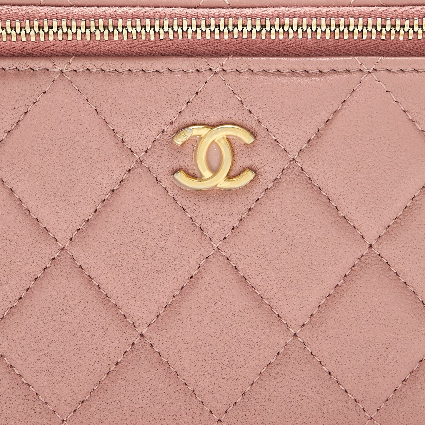 Chanel 21B Pearl Crush Long Vanity with Chain dark Pink GHW