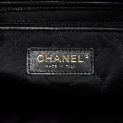 Chanel 22 Handbag Shiny Calfskin Black GHW (Microchip)