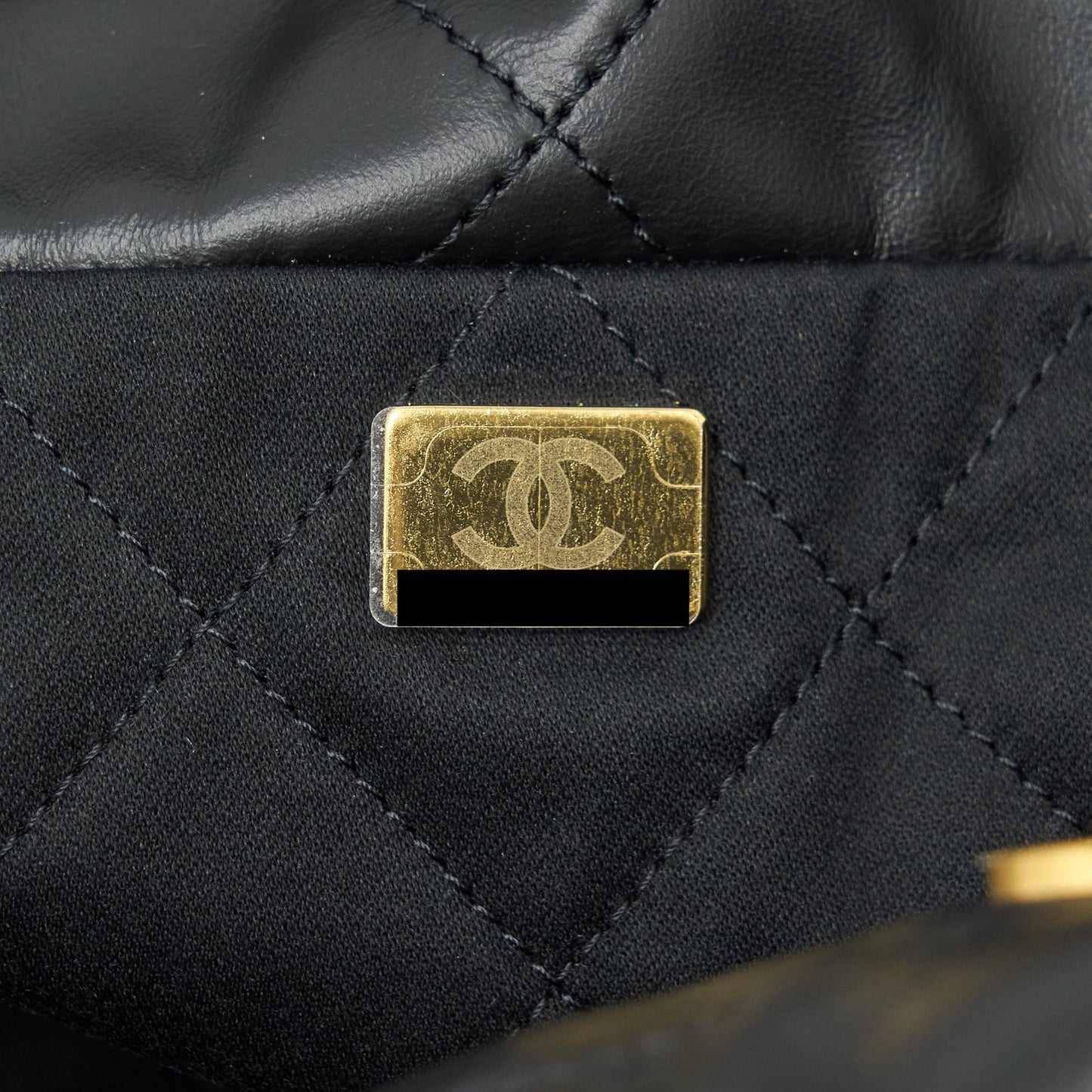 Chanel 22 Handbag Shiny Calfskin Black GHW (Microchip)