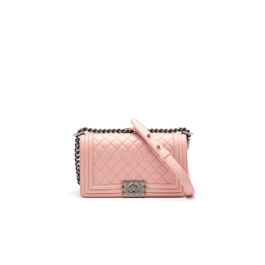 CHANEL BOY CHANEL HANDBAG LAMBSKIN PALE PINK