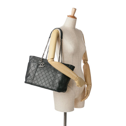 Black Chanel Medium CC Stitched Calfskin Pocket Zipped Chain Tote