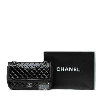 Black Chanel Jumbo Patent Classic Twist Flap Shoulder Bag