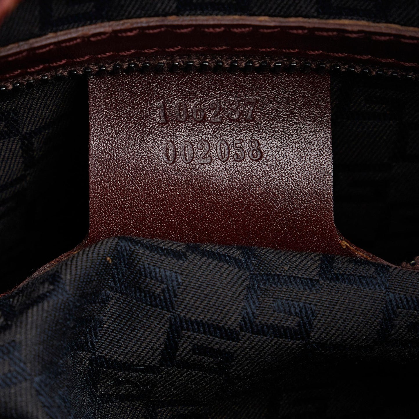 Gucci Calf Leather Handbag (SHG-gre6J3)