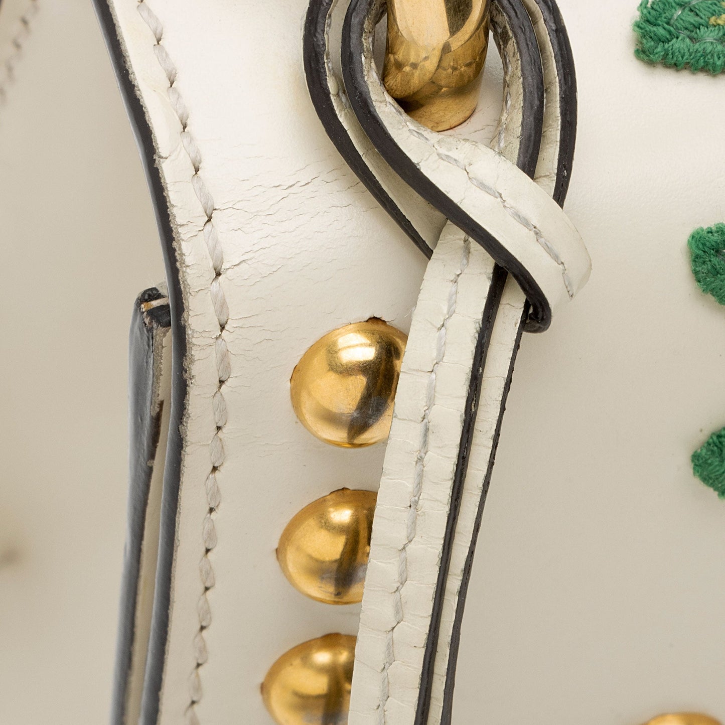 Gucci Calfskin Floral Studded Padlock Small Shoulder Bag (SHF-XfBq3s)