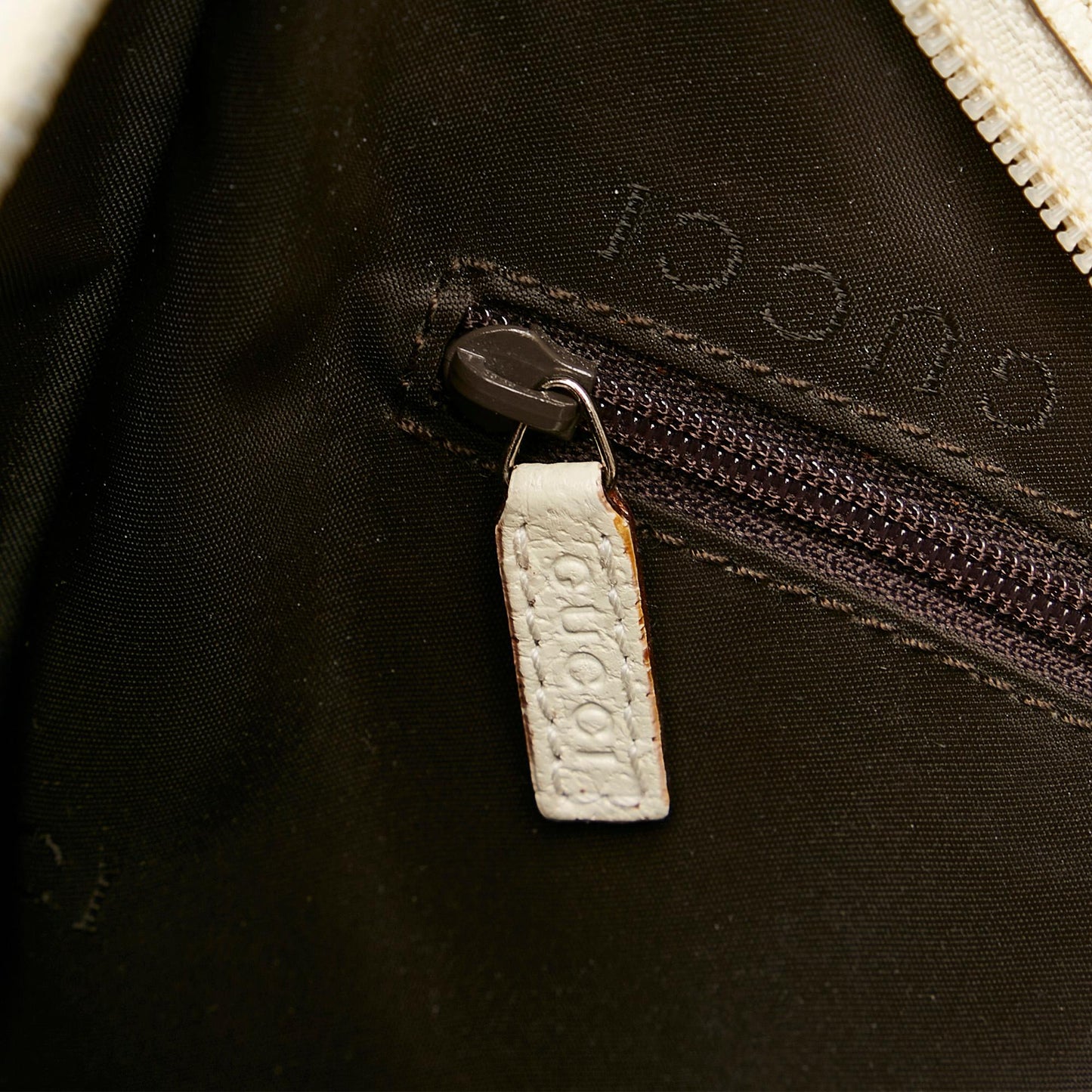 Gucci Canvas Chain Shoulder Bag (SHG-30264)