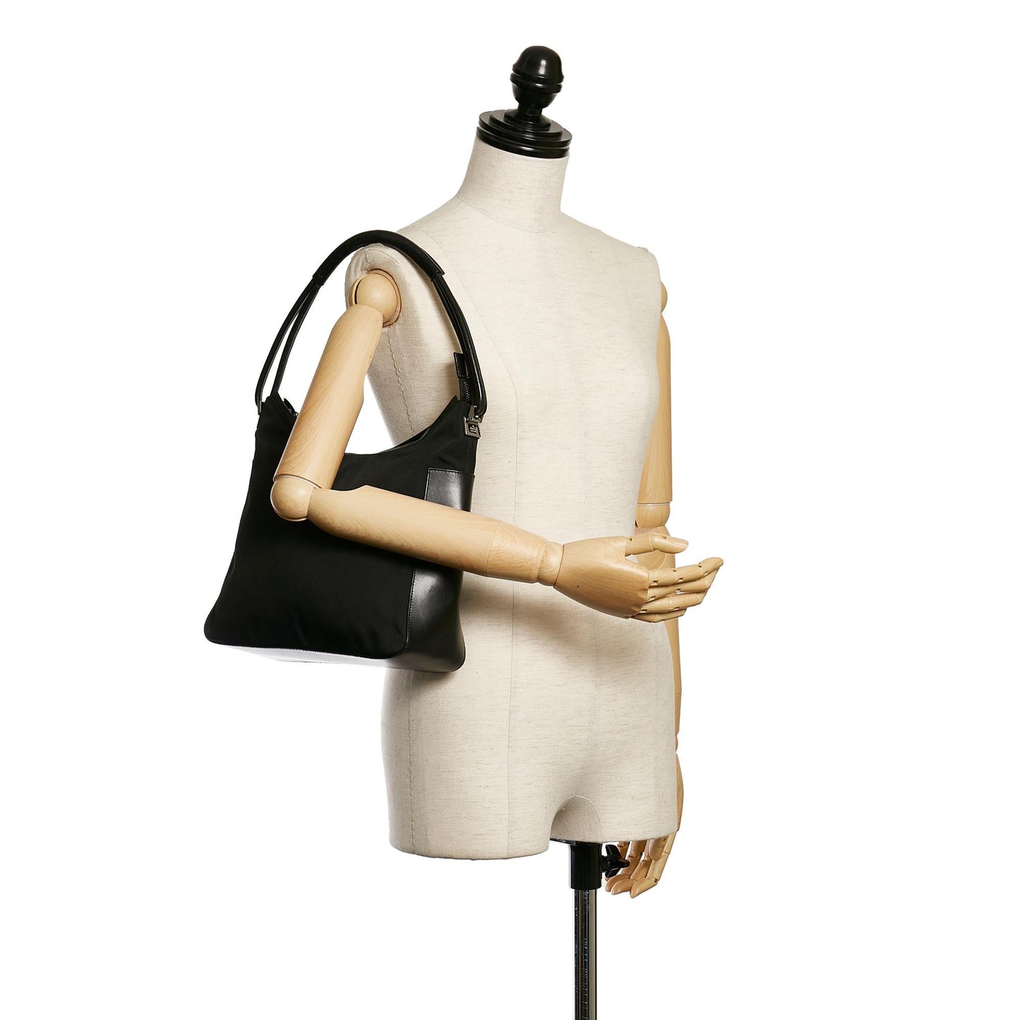 Gucci Canvas Shoulder Bag (SHG-31131)