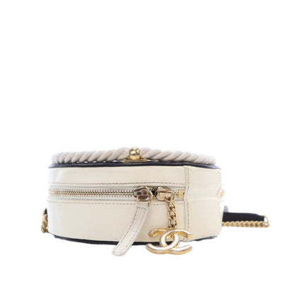Black Chanel Calfskin En Vogue Round Crossbody