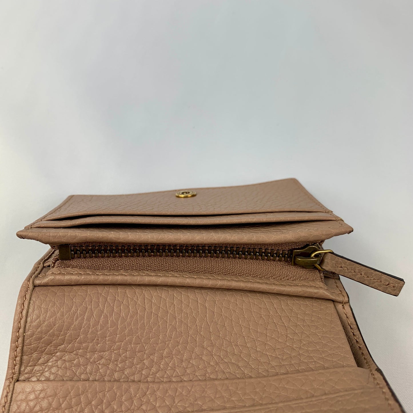 Gucci Cellarius Blind for Love Mini Wallet in Violet