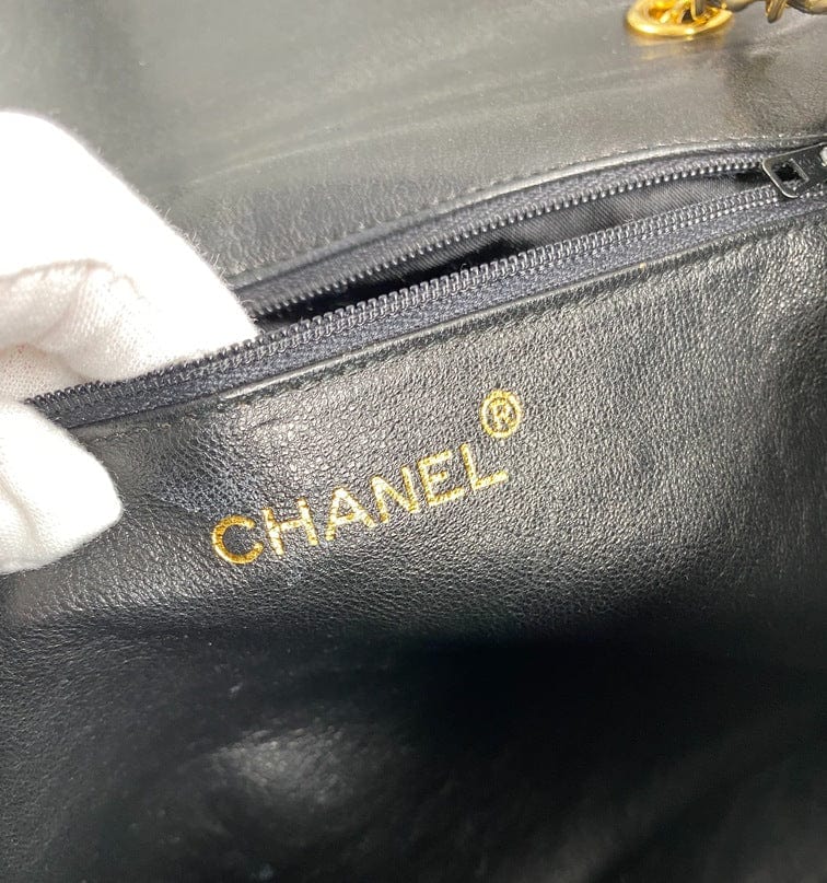 Chanel Vintage Crossbody Flap bag