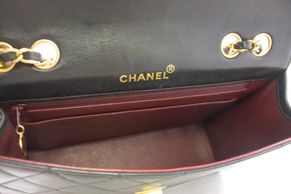 CHANEL Vintage Classic Chain Shoulder Bag Black Quilted Flap Lamb i93