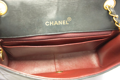 CHANEL Diana Flap Chain Shoulder Bag Black Quilted Lambskin Purse h32
