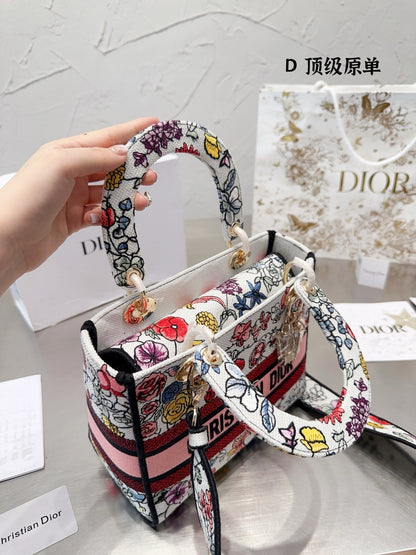 DR342 Medium Lady Dior / 9.5 x 8 x 4.5 inches