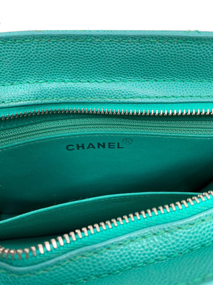 CHANEL Vintage Quilted Caviar Leather Chain Handbag