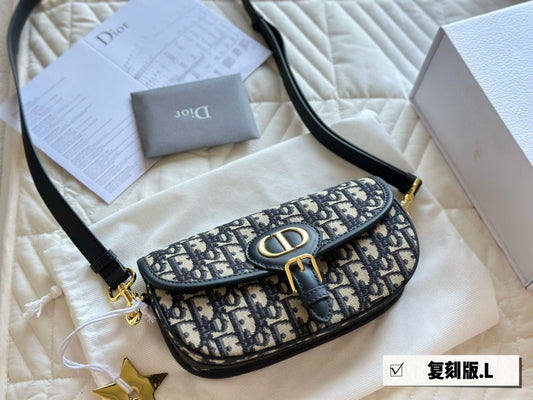 DR361 Dior Bobby East-West Bag / 8.5 x 4.5 x 2 inches