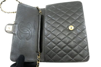 CHANEL Chain Shoulder Bag Clutch Black Quilted Flap Lambskin Purse j98