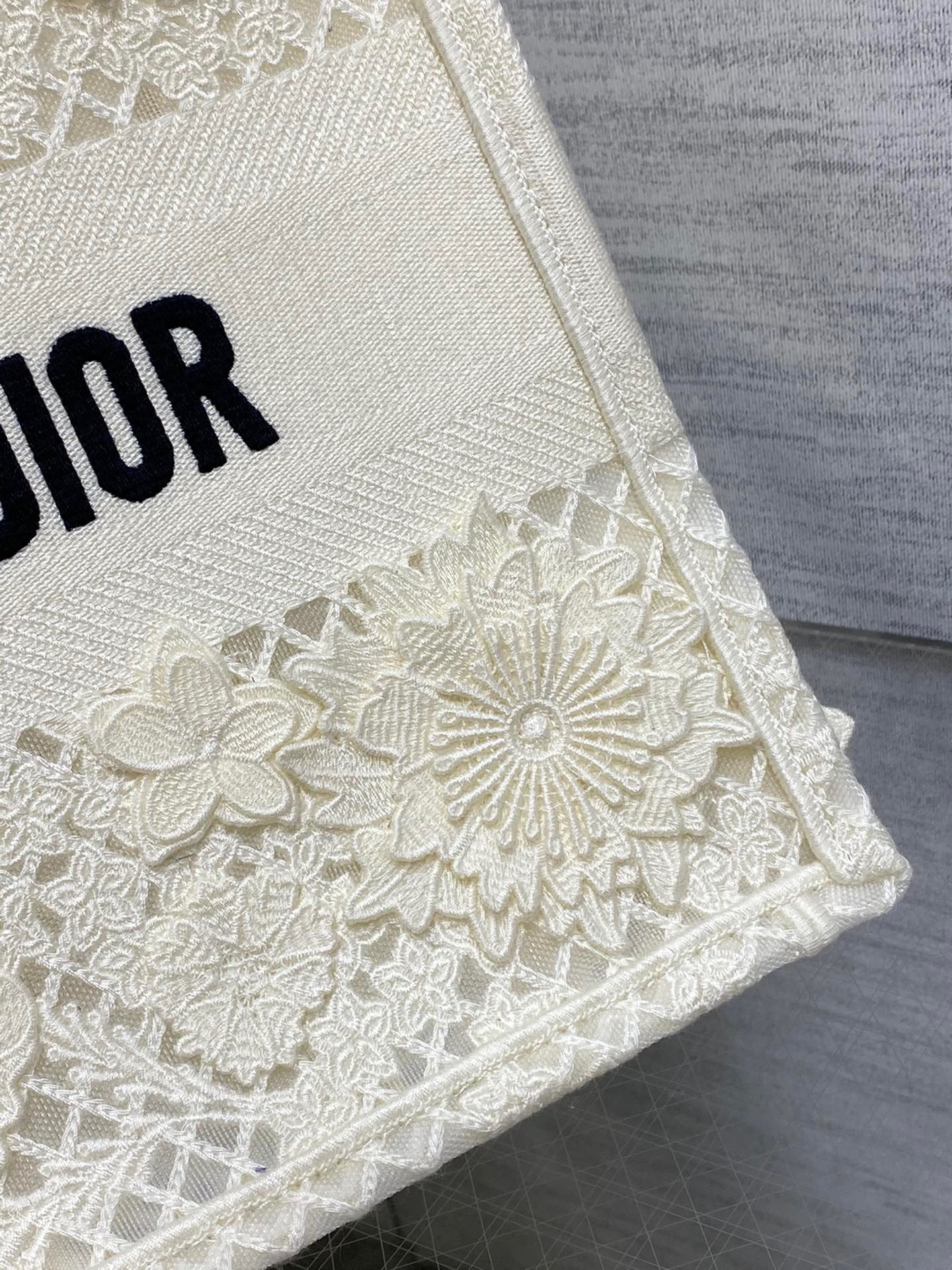 DR283 Medium Dior Book Tote / HIGHEST QUALITY VERSION / 14 x 11 x 5.5 inches
